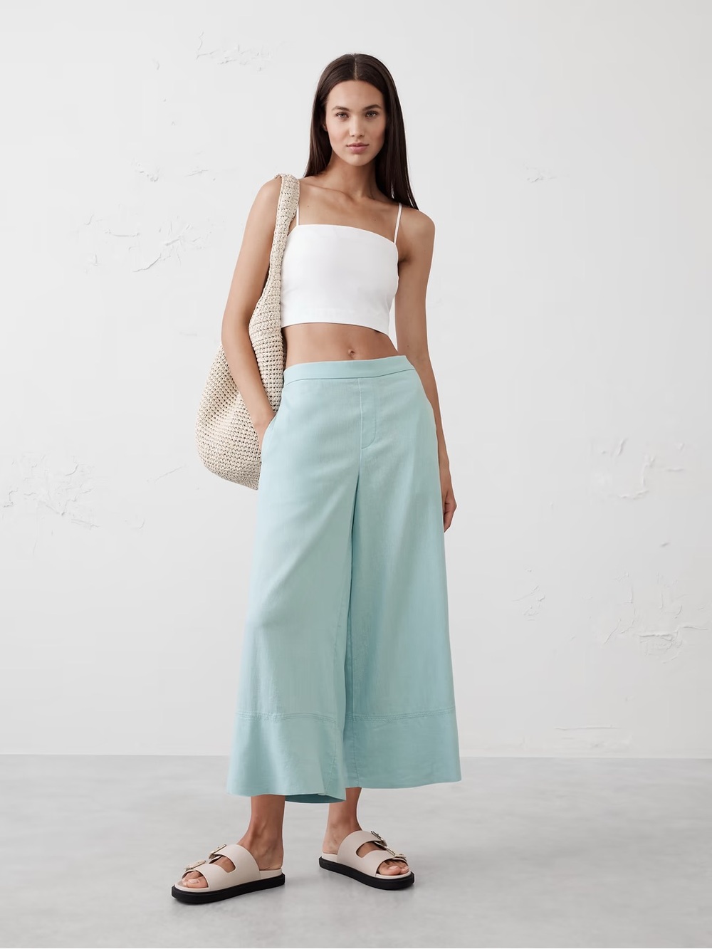 Banana Republic Wide-Leg Cropped Linen Pants in Bali Blue